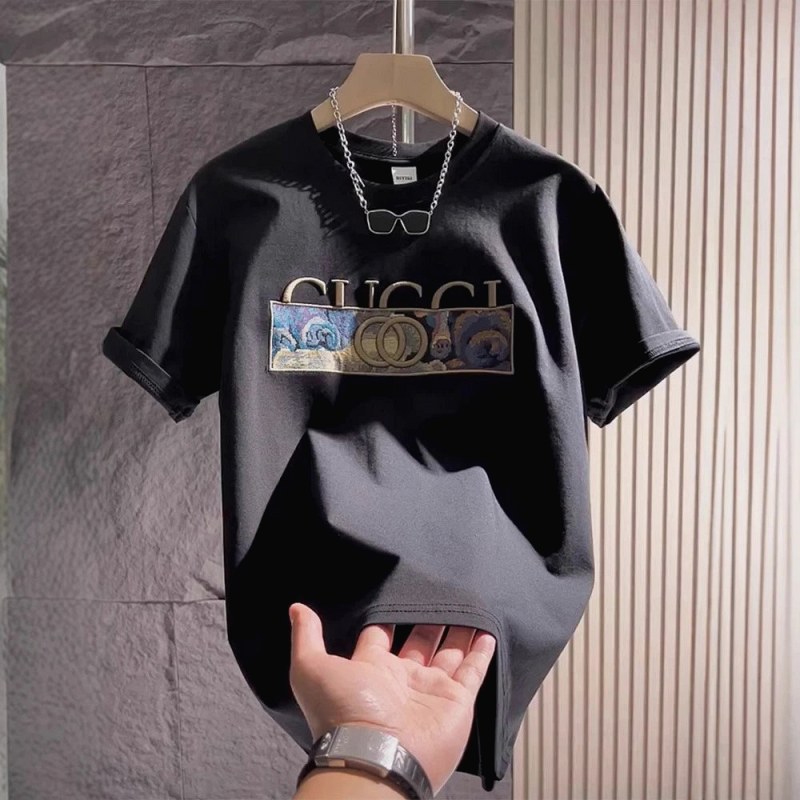 Gucci Black T-Shirt in Casual Streetwear Style Review: Hand-Feel, Print Relief and the $7.31 Retail Gap